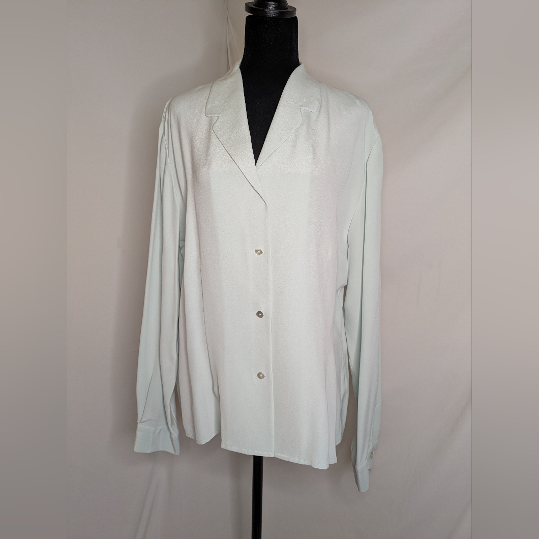 Neiman Marcus Pale Green Long Sleeve Silk Blouse